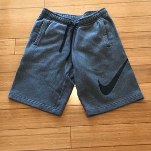 Men’s small Nike shorts